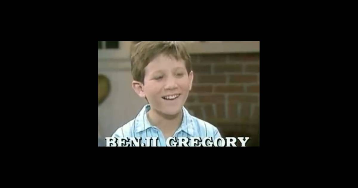 Benji Gregory, dans le générique de la série Alf. Purepeople