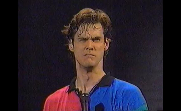 Extrait d'un spectacle de stand-up du grand Jim Carrey, "Comic Impressionist" (1991). Là, il fait Clint Eastwood
