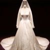 La robe de mariée de Kate Middleton exposée à Buckingham Palace à partir du 23 juillet.