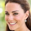 Le prince William a décidé d'offrir à son épouse Catherine des boucles d'oreilles fétiches de sa mère, la regrettée Lady Di. Kate ne s'est pas priée pour les porter à Wimbledon et lors de leur Royal Tour 2011 en Amérique du Nord.