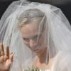 Zara Phillips ne cache pas sa joie de se marier avec Mike Tindall, à Édimbourg le 30 juillet 2011.