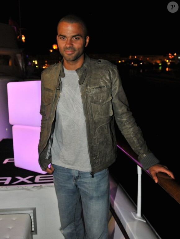 Tony Parker lors de la soirée Axe Boat au port de Saint Tropez le 1er août 2011