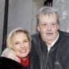 Guy Carlier et son épouse Joséphine Dard, à Paris, le 16 décembre 2011.