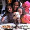 Soleil Moon Frye, entourée de ses deux filles dans sa vidéo promo pour son livre Happy Chaos