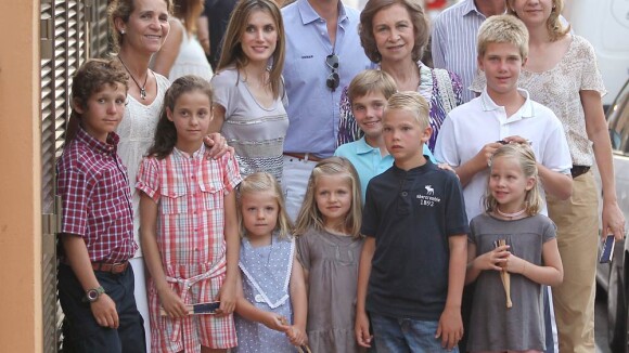 La famille royale d'Espagne réunie pour une pluie de baisers