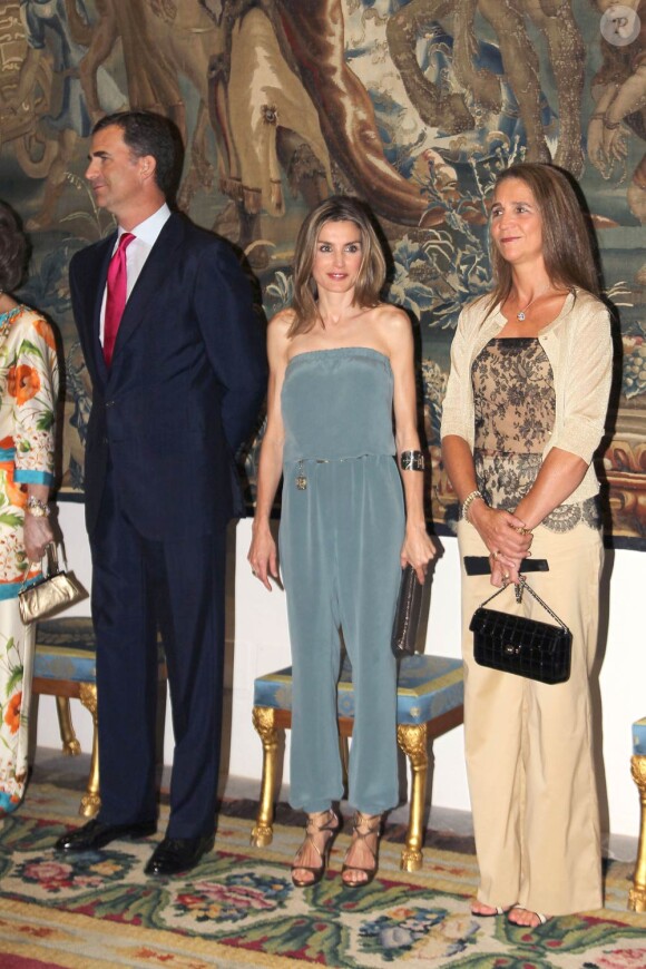 Felipe, Letizia et Elena d'Espagne lors d'un dîner de gala, à Palma de Majorque. 7 Août 2011
 