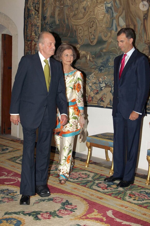 La reine Sofia et le roi Juan Carlos arrivent à un dîner de gala, à Palma de Majorque. 7 Août 2011
 