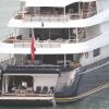Michael Douglas et Catherine Zeta-Jones à Porto Venere le 22 juillet 2011 : ils se prélassent dans un luxueux yacht