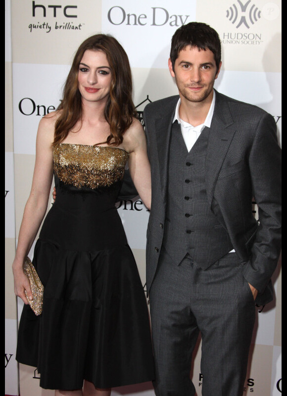 Anne Hathaway et Jim Sturgess lors de l'avant-première du film Un jour à New York le 8 août 2011