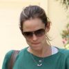 Jennifer Garner et son jean troué se rendent chez une amie, à Los Angeles, le 10 août 2011.