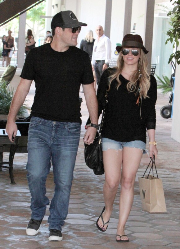Hilary Duff est enceinte ! Ici avec son mari Mike à Los Angeles en août 2011