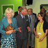 Le prince Charles et Camilla rencontrent des sans-abri londoniens suite aux émeutes survenues en Angleterre. Le mercredi 17 août 2011