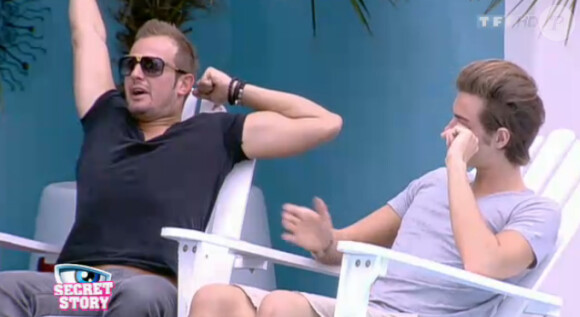 Sabrina demande à Geoffrey et Geof de s'embrasser dans Secret Story 5