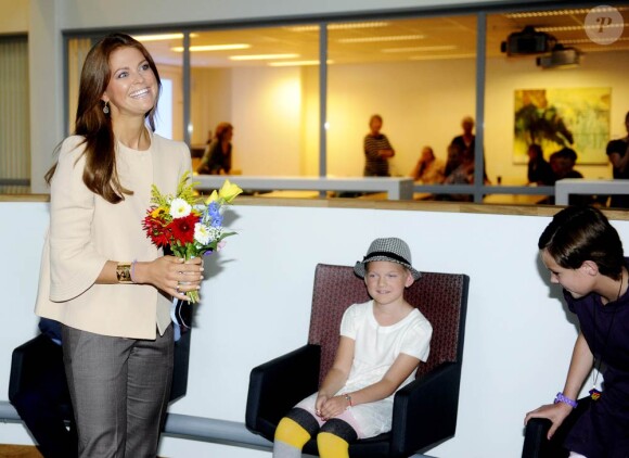 La princesse Madeleine de Suède en visite à l'hôpital d'Umea en tant que représentante de la fondation My Big Day, le 23 août 2011.