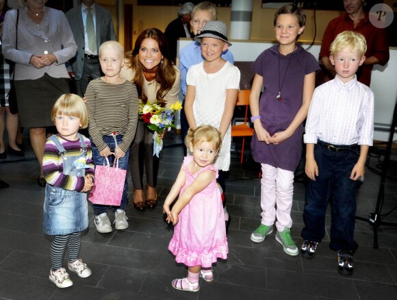 La princesse Madeleine de Suède en visite à l'hôpital d'Umea en tant que représentante de la fondation My Big Day, le 23 août 2011.