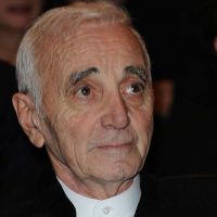Charles Aznavour suit les pas de Jamel Debbouze