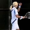 Novak Djokovic en Maria Sharapova ET la vraie Maria Sharapova associés pour promouvoir la raquette Head Youtek. Août 2011.