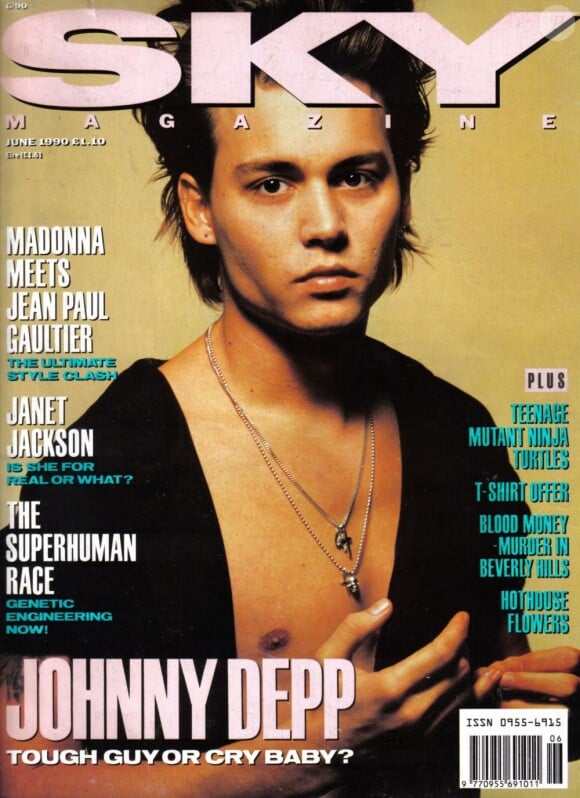 Johnny Depp, l'idole des ados américaines, pose en couverture du magazine Sky. Juin 1990.