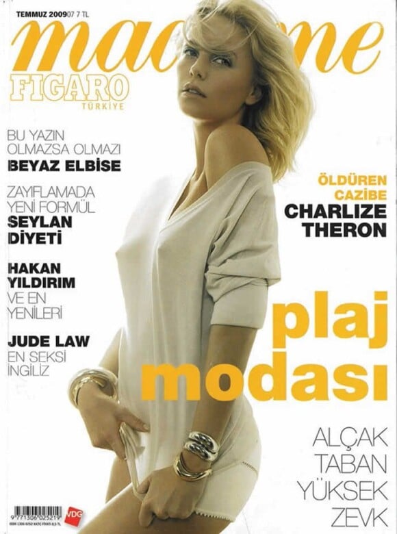 Charlize Theron, en couv' de l'édition turque de Madame Figaro. Juillet 2009.