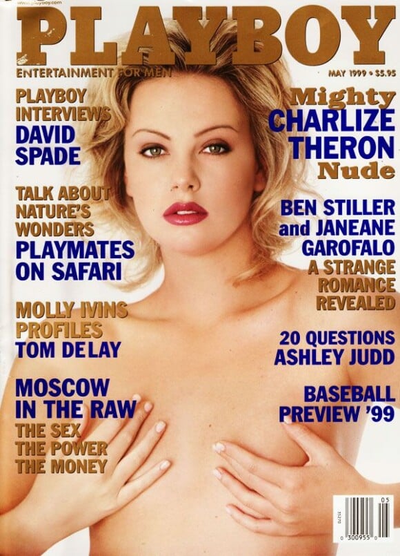 C'est topless que Charlize Theron réalise la couverture du magazine masculin Playboy. Mai 1999.