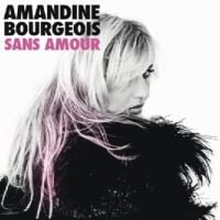 Amandine Bourgois, pourtant amoureuse, revient avec le single 'Sans amour'