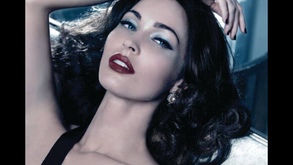 Megan Fox se mue en séductrice glamour pour nous réchauffer