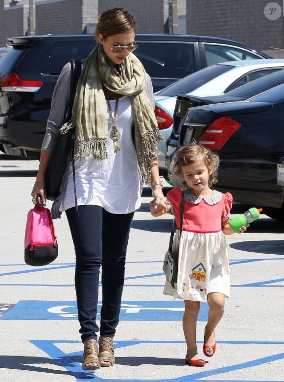 Jessica Alba et sa fille Honor à Beverly Hills le 19 septembre 2011