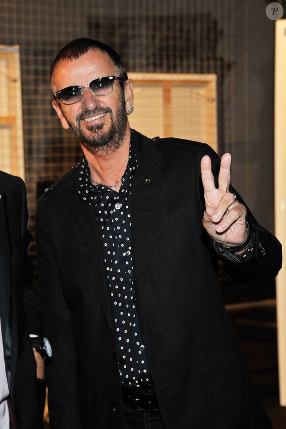 Ringo Starr assiste au lancement de l'exposition Afternativelight, à Monaco, le 20 septembre 2011.