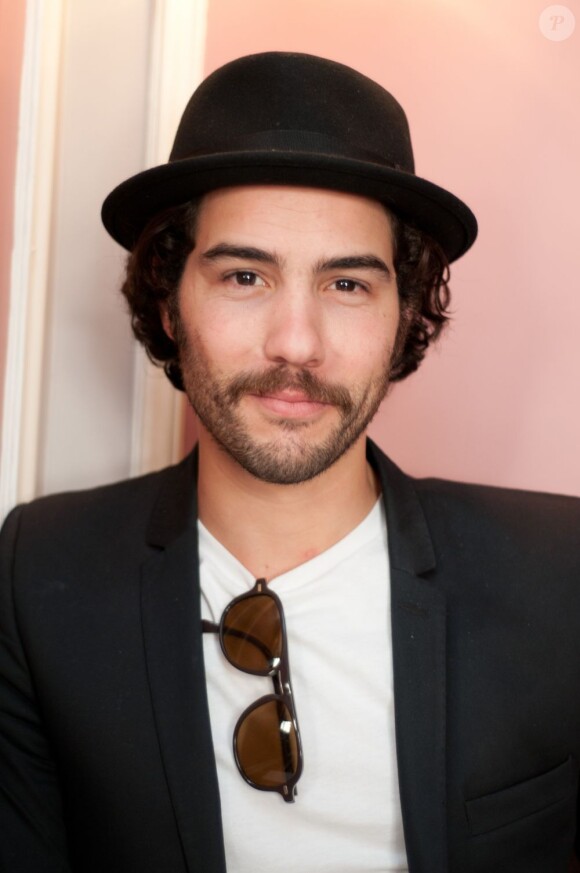 Tahar Rahim lors du photocall du film Les hommes libres 15 septembre 2011 à Paris