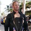 Ian Ziering en compagnie de sa fille Mia dans les rues de Los Angeles le 27 septembre 2011. Peut-on être un papa-poule plus irrésistible ?