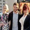 Jack Osbourne avec sa soeur Kelly et sa mère Sharon posent lors de l'avant-première de God Bless Ozzy Osbourne à Los Angeles en août 2011