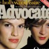 Hilary Swank et Chloë Sevigny posaient en Une de The Advocate pour son numéro du 23 mars 2000.