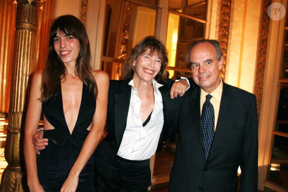 Lou Doillon, Jane Birkin et Frédéric Mitterrand lors du dîner organisé par l'ANDAM, le 5 octobre 2011.