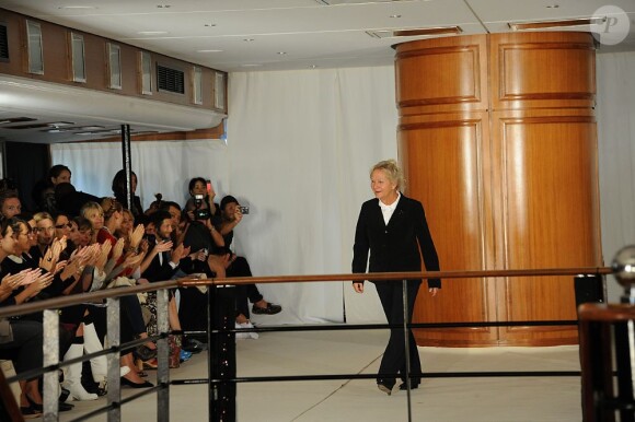 Agnès Troublé présente sa collection de prêt-à-porter printemps-été 2012 lors de la Fashion Week parisienne le 5 octobre 2011