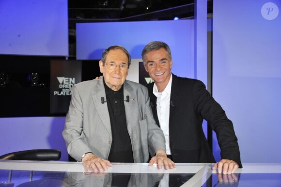 Robert Hossein et Cyril Viguier lors de l'enregistrement de l'émission Vendredi sur un  plateau diffusée vendredi 7 octobre sur France 3 et consacrée à Robert  Hossein.