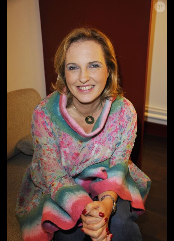Joséphine Dard lors de l'enregistrement de l'émission Vendredi sur un  plateau diffusée vendredi 7 octobre sur France 3 et consacrée à Robert  Hossein.