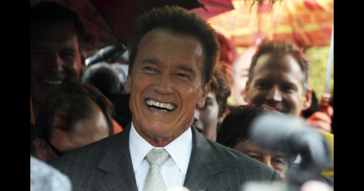 Arnold Schwarzenegger fait découvrir à son fils sa ville natale