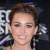 Miley Cyrus assiste à la cérémonie des MTV Video Music Awards 2011, en août 2011.