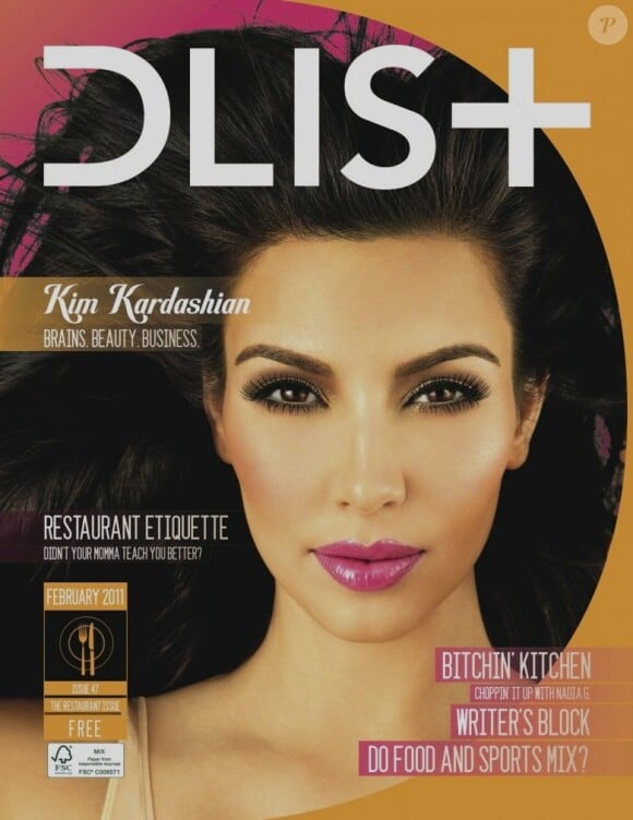 Kim Kardashian pose en Une du magazine DList de février 2011.