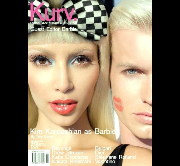 Kim Kardashian joue à Barbie avec le magazine Kurv. Septembre 2009.