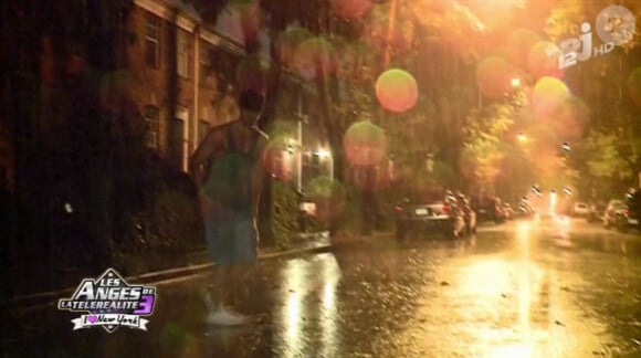 Kevin danse sous la pluie dans les Anges de la télé-réalité 3, jeudi 13 octobre 2011 sur NRJ 12