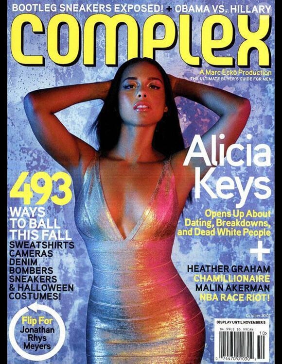 Sculpturale, la reine de la soul Alicia Keys pose en couverture du magazine Complex d'octobre 2007.