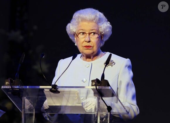 Invitée par le roi Constantin de Grèce, la reine Elizabeth II inaugurait lundi 17 octobre 2011, au Wellington College de Crowthorne, la conférence internationale de Round Square.