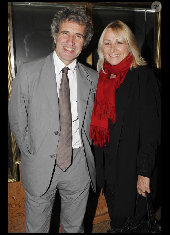 Gérard et Julie Leclerc lors de la générale du On Alone Man Show de Pascal Légitimus au Palace à Paris le 17 octobre 2011 