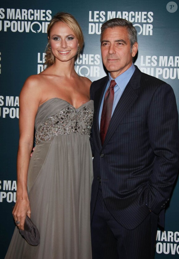 George Clooney et Stacy Keibler présentent Les Marches du pouvoir, à Paris, le 18 octobre 2011.