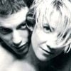Marc-Olivier Fogiel et Ariane Massenet pour la campagne Make Love, en partenariat avec Sida Info Service, en 2003.