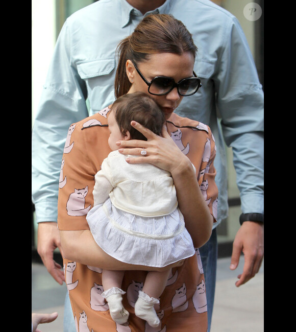 Victoria Beckham et sa petite Harper lors d'une virée shopping en septembre 2011