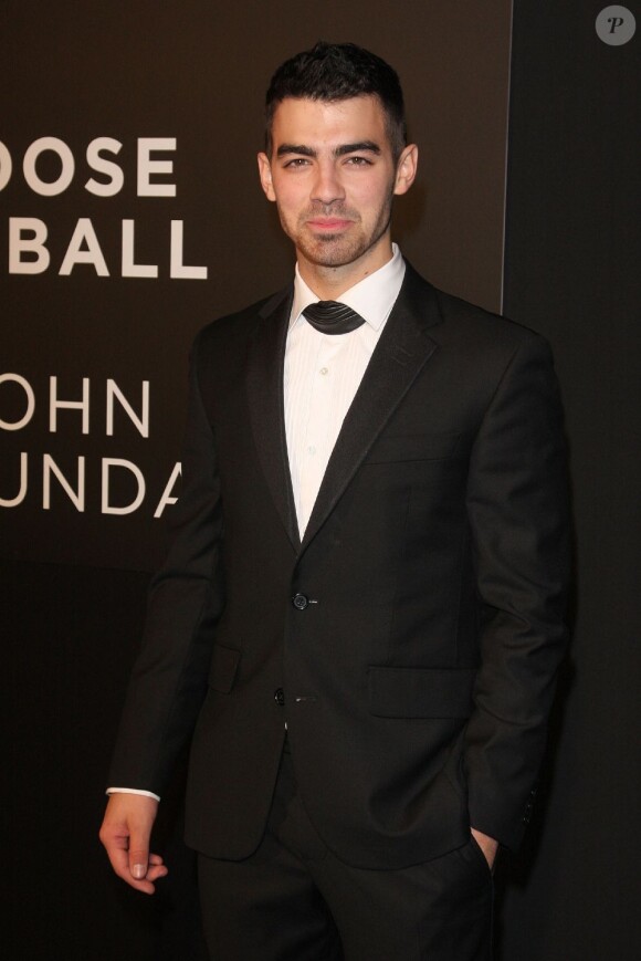 Joe Jonas à l'occasion de la soirée Grey Goose Winter Ball, organisée à Londres, le samedi 29 octobre 2011.