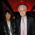 Lionel Jospin et Sylviane Agacinski arrivent au concert de Pierre Perret à l'Olympia, le 28 octobre 2011.