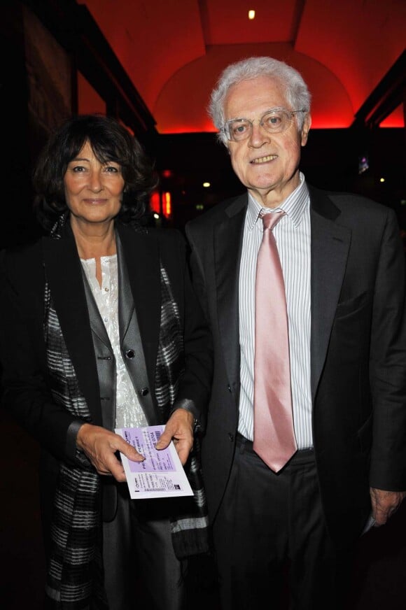Lionel Jospin et Sylviane Agacinski arrivent au concert de Pierre Perret à l'Olympia, le 28 octobre 2011.